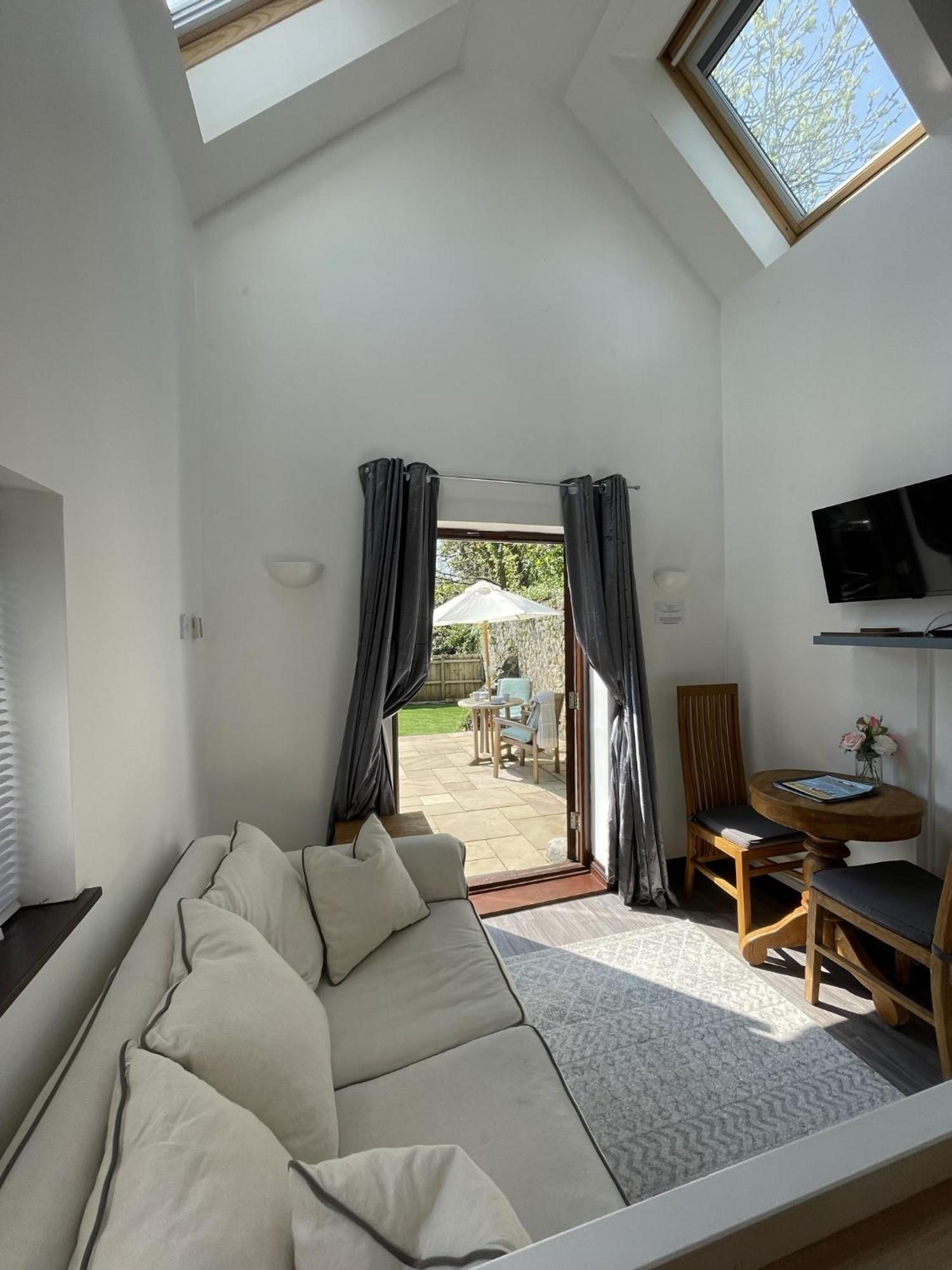 The Stables - Detached Cottage With Private Garden & Hot Tub St Austell Bilik gambar