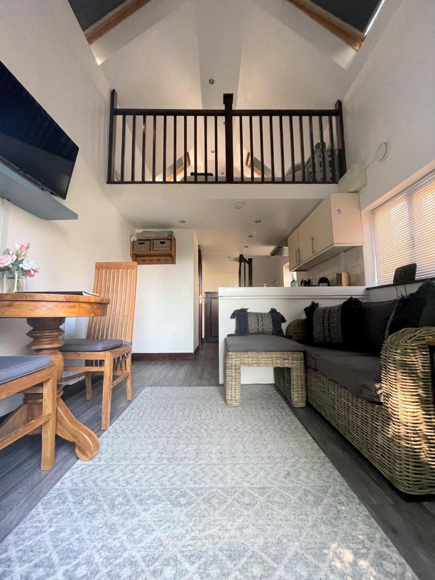 The Stables - Detached Cottage With Private Garden & Hot Tub St Austell Luaran gambar